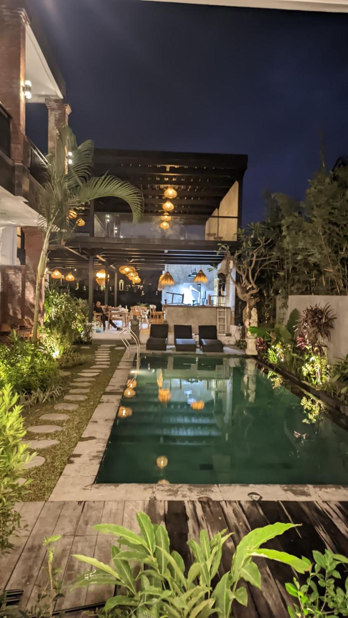 Sujiwa Ubud Hotel & Villa Exterior photo